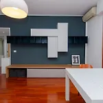 Tito Flat